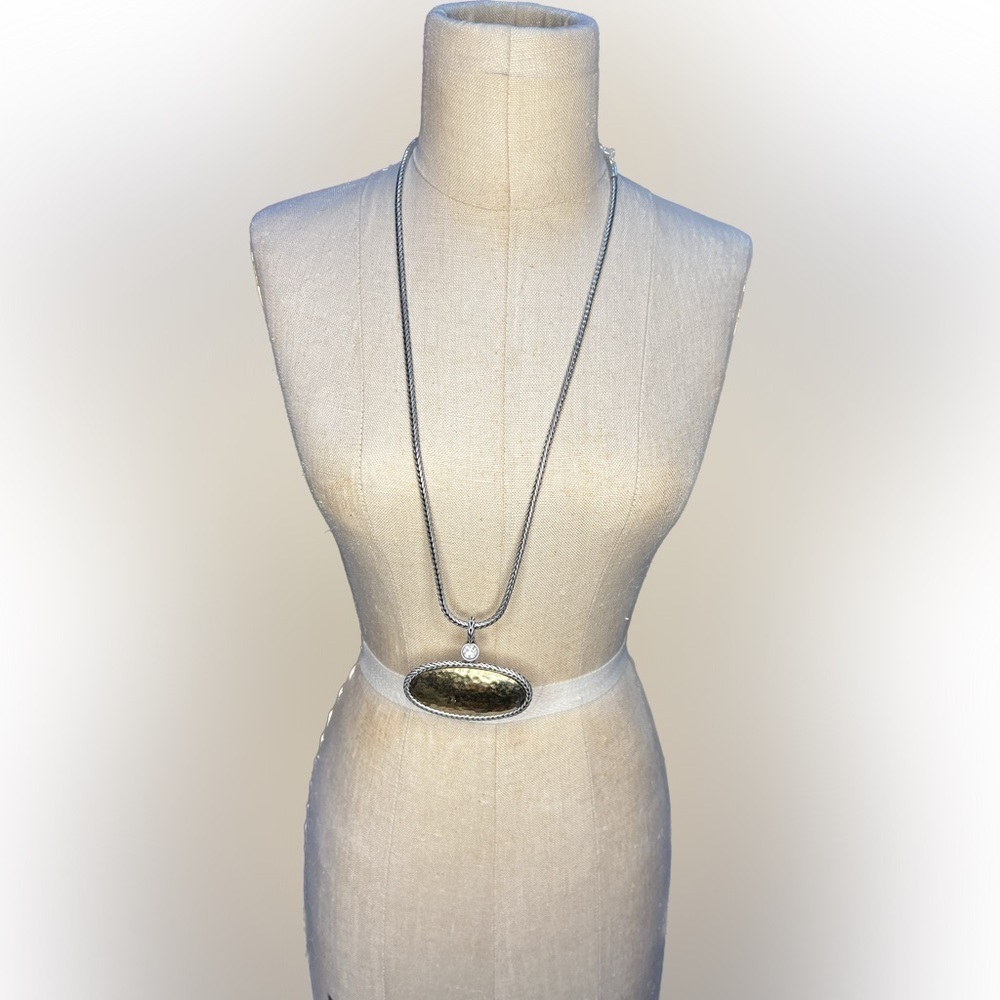 Silver color chain with gold metal pendant - Picture 2 of 3
